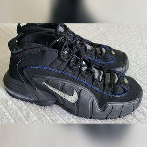 Nike Air Max Penny 1 sneakers in the "Black and Metallic Silver" colorway